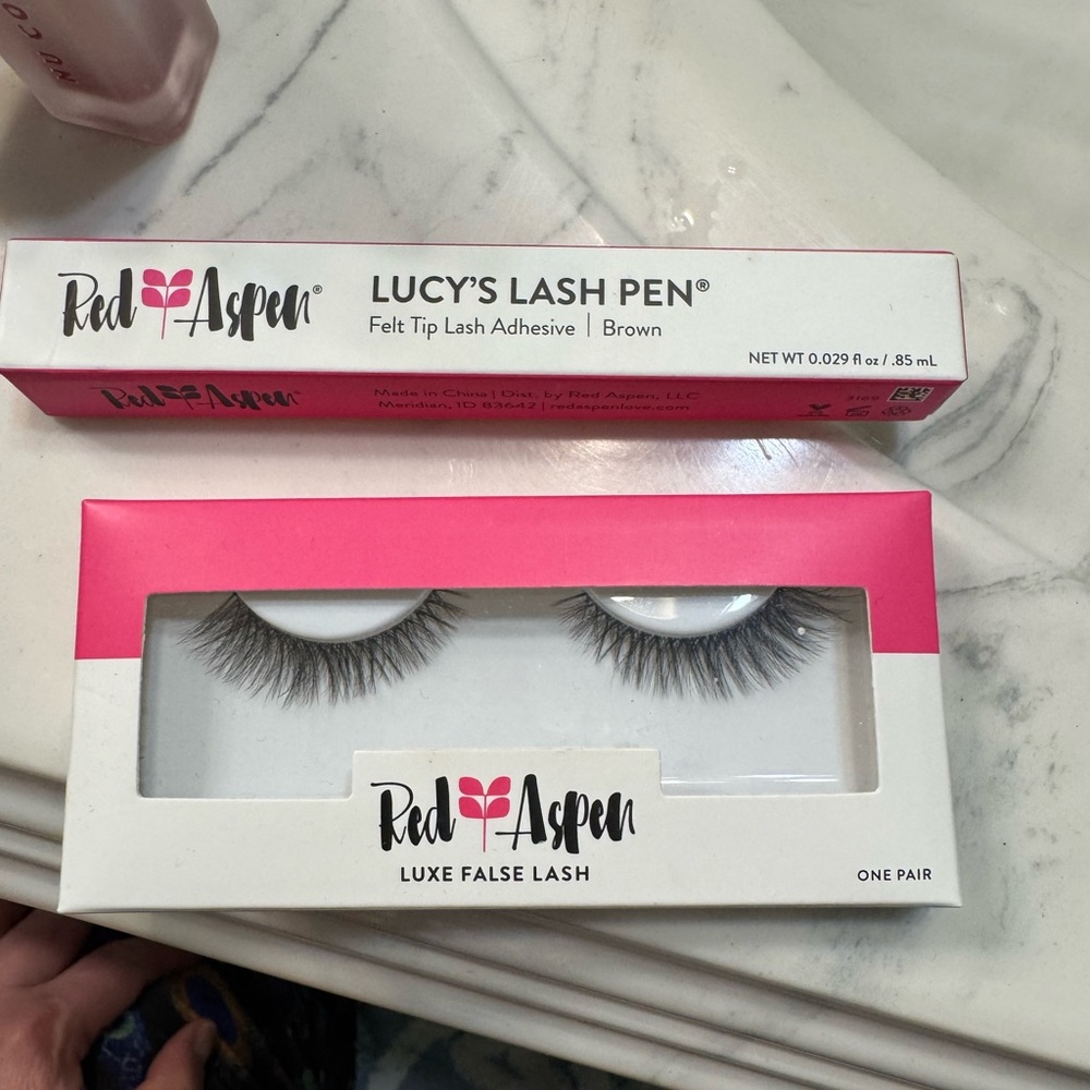 Lash Pen and Set of Courtney Lashes NWT - Picture 7 of 10